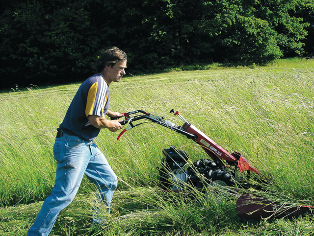 the ESM finger cutter bar's slim design makes it compatible for various mowing applications