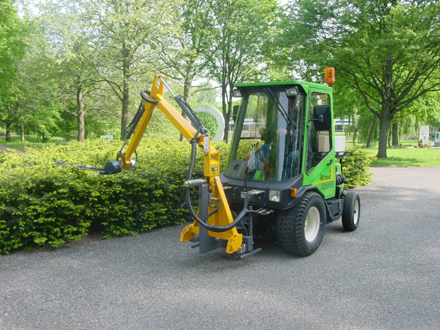 the hedge cutting system is environmentally friendly due to its low energy consumption