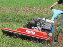 the vertical flail technology can effortlessly cope with mowing applications, as found in extensive maintenance of green areas too
